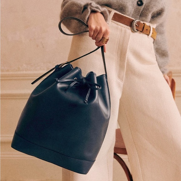 Sezane Maxi Farrow Bucket Bag NWOT NAVY - Picture 4 of 15